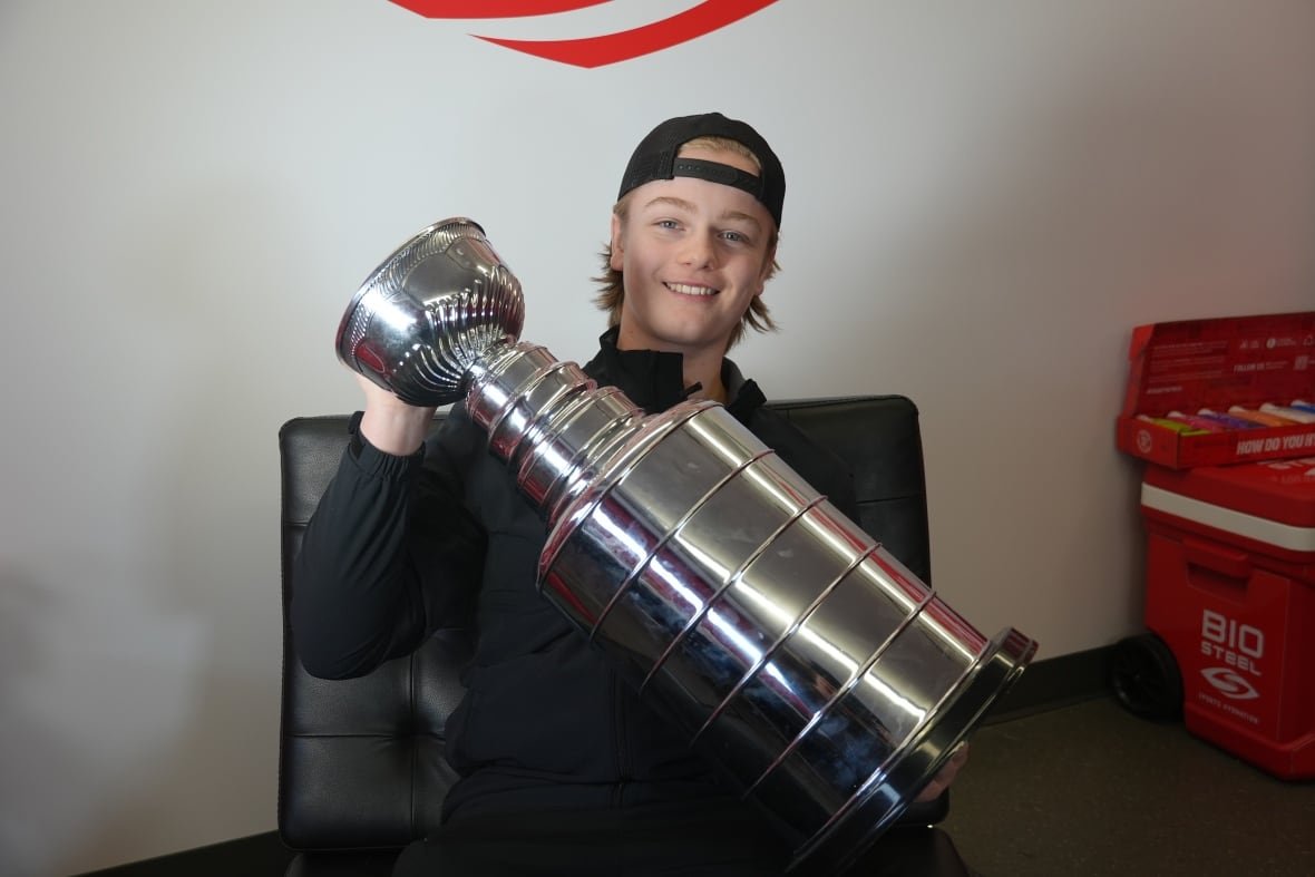 parker-lee Parker Lee is a 14-year-old goalie from Michigan who attends a sports academy in Windsor, Ont.