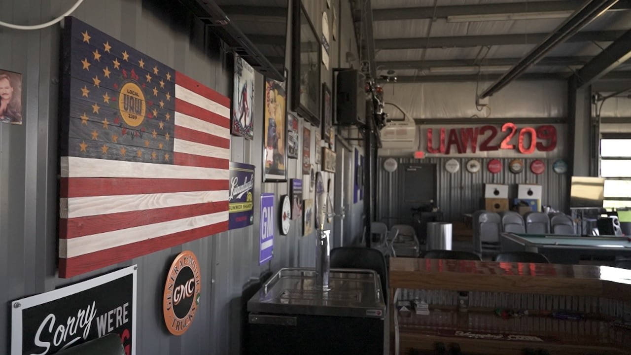 Photo of a union hall bar