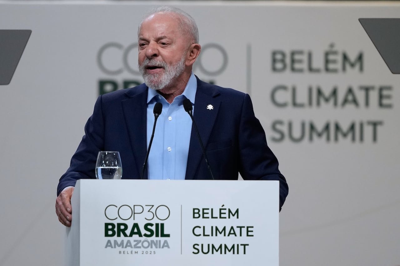 Brazilian President Luiz Inacio Lula da Silva delivers a speech at the COP30 UN Climate Summit in Belem, Brazil, on Thursday, Nov. 6, 2025. (AP Photo/Eraldo Peres)
